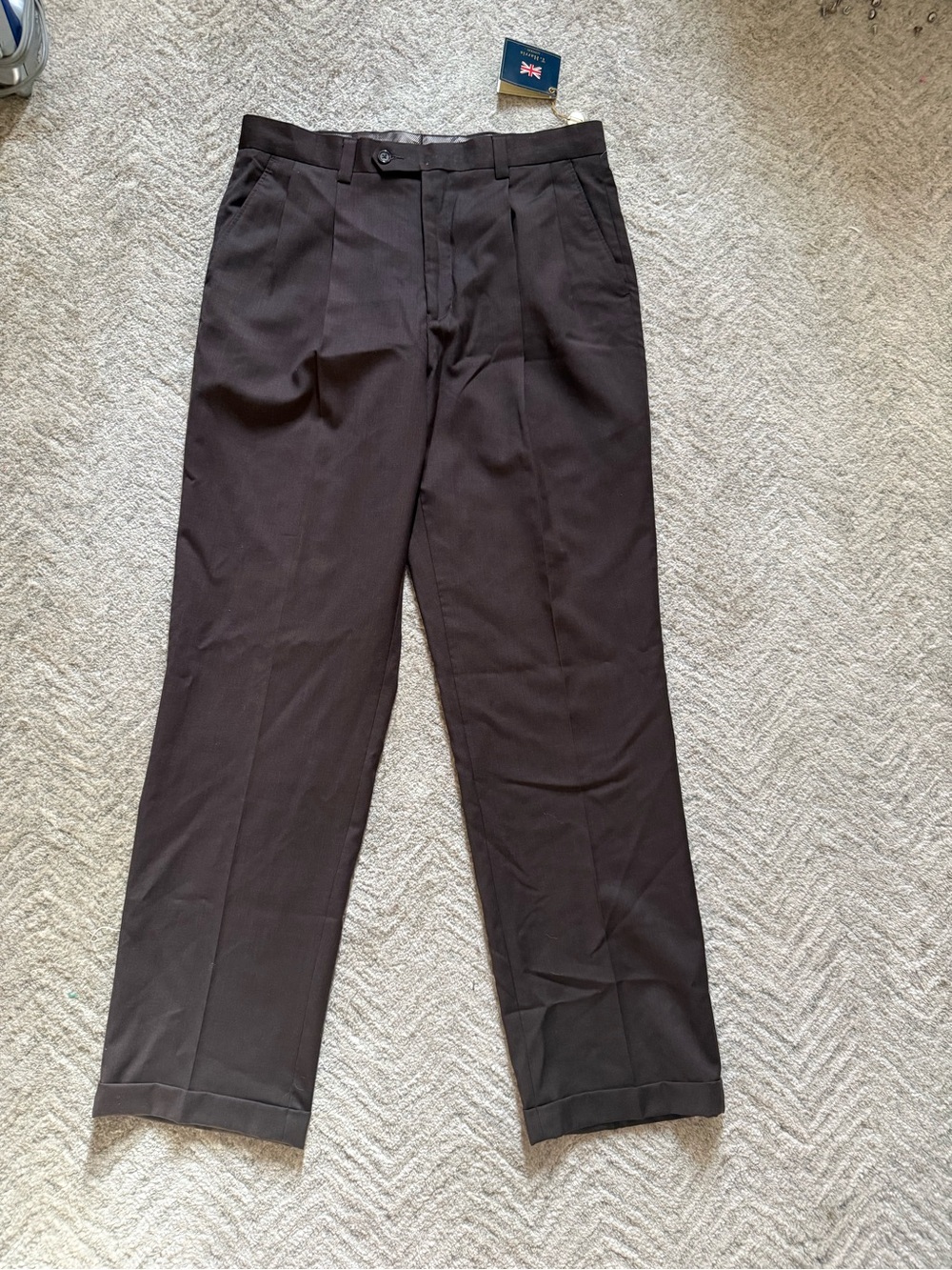 T.Harris Men's Dark Brown Pleated Wool Blend Dress Pants